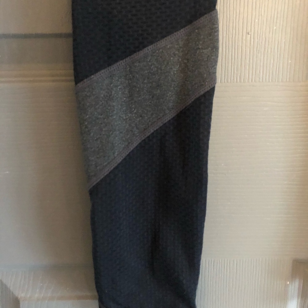 Fabletics Legging - Picture 4 of 5